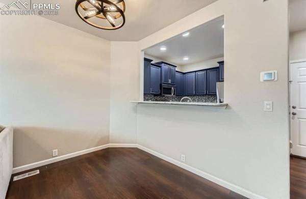 $1,400 / 2br - 1256ft2 - $1,400 - Casa adosada de 2 dormitorios y 2.5 baños en Monument con excelentes comodidades (Monument)63658230211459122