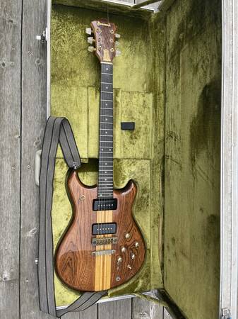 Ibanez MC-400 Guitar 1