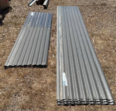 Corrugated Foam Polycarbonate Roof Panel in Castle Gray 1