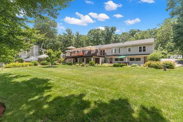 $1,199,995 / 3br - 2556ft2 - Impecable vivienda unifamiliar, mini-estancia/centro vacacional, privacidad, piscina, bañera de hidromasaje (Middleton, MA)63828617030019120