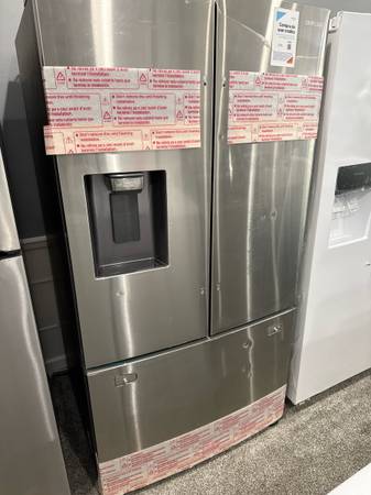 Samsung French door refrigerator 1