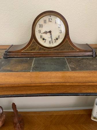 ANTIQUE MANTLE CLOCK 1