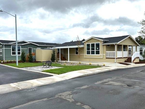 $210,000 / 3br - 1296ft2 - Sundial MHP Sp. #357 (Salem)63620907413761122
