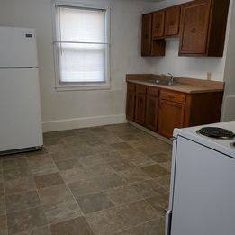 1 Bedroom/1 Bath, $750/mo + Electric, Ambridge, PA 1
