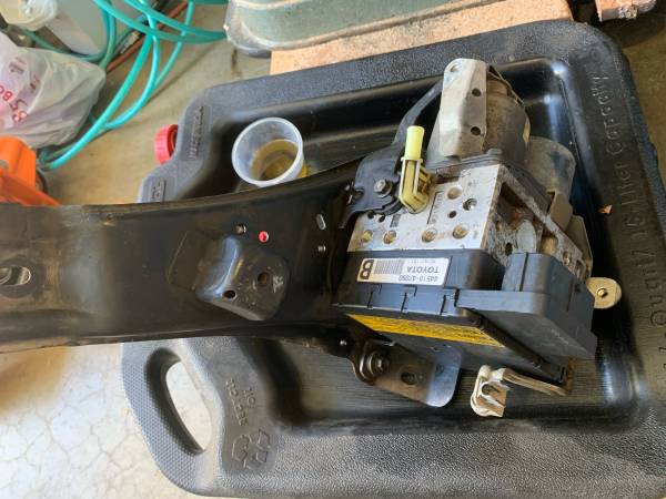 Toyota Prius abs pump 2005-2009 1