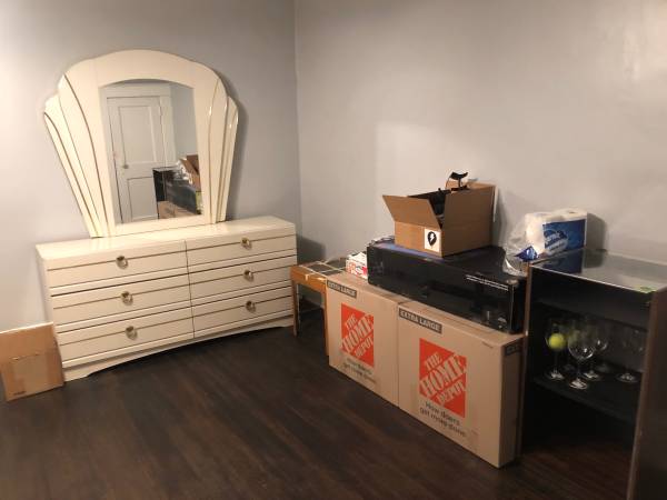 $700 / 1br - 1650ft2 - ¡Guau!!! Ubicación, ubicación, ubicación: la mejor y más conveniente ubicación (Murray Ave y Nicholson Street cerca de Starbucks Squirrel Hill)64013365380611123