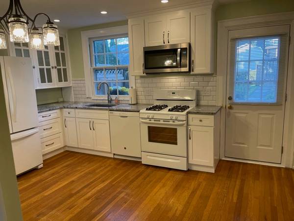 $1950.00 / 2br - 1400ft2 - Classy Updated Historic Townhouse with garage.63974474066307123