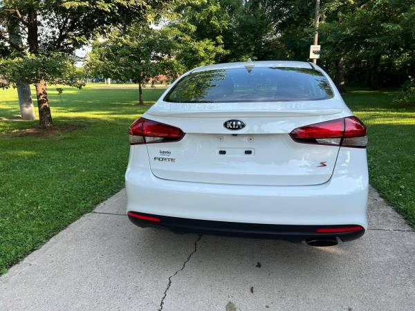 Kia forte 2017 - $5,600 (Chicago)63624863618177123