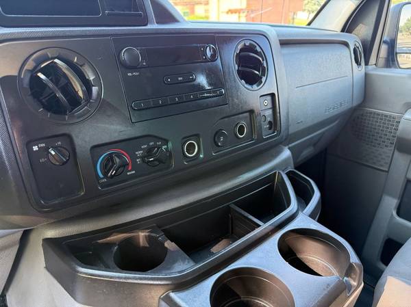 2012 Ford E-250 - Photo 15