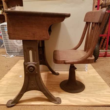 Unique Antique School Desk & Chair - $180 (Lula)63436961809281120