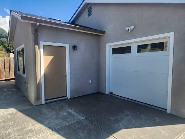$3,250 / 2br - 900ft2 - 2 BEDROOM HOUSE IN  SEASIDE (SEASIDE)64009501957507120