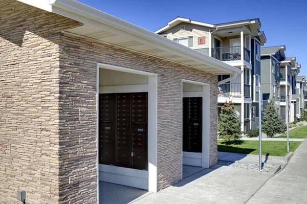 $1,059 / 1br - Black Appliances, Swimming Pool, Trails (3210 E 44th Ave, Spokane, WA)63969876868227121