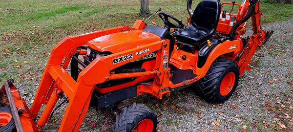 Kubota BX22 Tractor Loader Backhoe 1