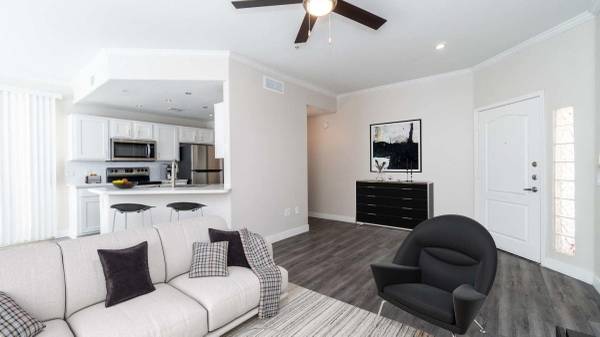 $1,469 / 2br - 940ft2 - Upgrades Everywhere, Tour Today, State-of-the-Art Fitness Center (Chandler)64024999706881120