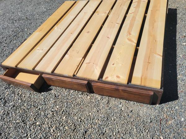 Platform bed with drawers 1