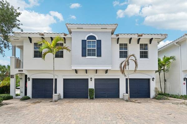 $2,880 / 3br - 1978ft2 - Lake Worth FL, Rent Credit Reporting Service, 3/bd (6116 Yellow Sun Drive, Lake Worth, FL)64002011882370120