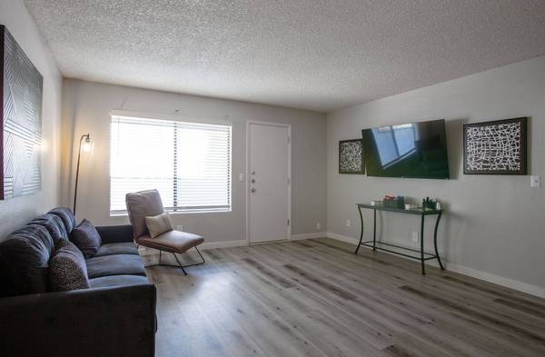 $965 / 1hab - 616ft2 - Acceso para discapacitados, techos de 9 pies, refrigerador (7700 E Speedway Blvd, Tucson, AZ)63674860408193121