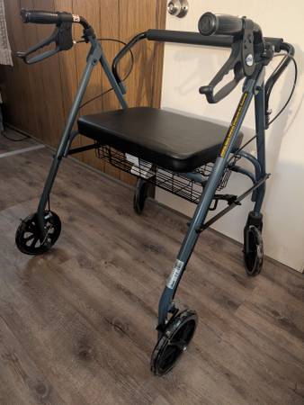 Drive Go-Lite Bariactric Steel Rollator 1