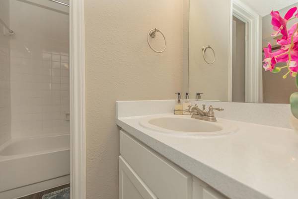 $1,400 / 1br - 1100ft2 - Irving 2nd Chance Apartments (Irving)63796375666305122