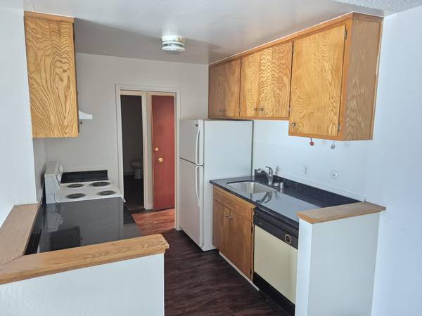 $1,950 / 1br - Bonito, 1 dormitorio con balcón a poca distancia del lago Merritt (oakland lago merritt / grand)63622958094337124