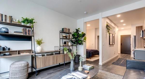 $2,692 / 1br - 680ft2 - Vive la vida de lujo: 1 dormitorio/1 baño con baños inspirados en spa, primero (Redmond)63688480121985121