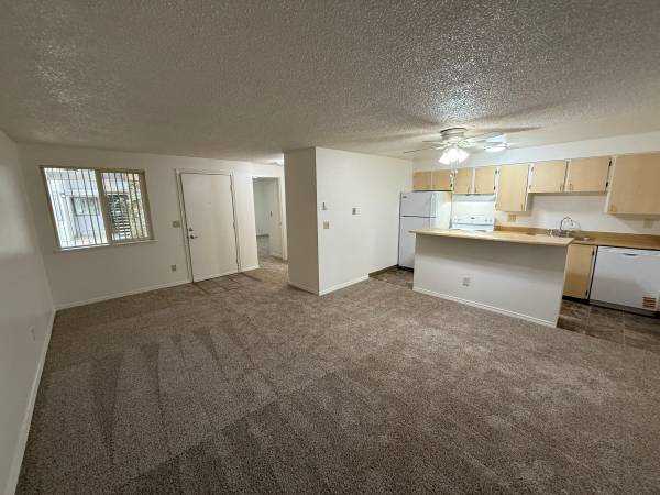 $1,125 / 1br - Vive grande, sueña más grande: ¡Disponible espacioso de 1 dormitorio y 1 baño! (Salem)63660461000707123