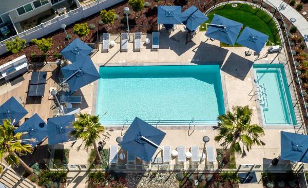 $4,671 / 3br - 1365ft2 - Solid quartz kitchen and bath countertops, Adjacent to Estuary Park (alameda)63695877757313121