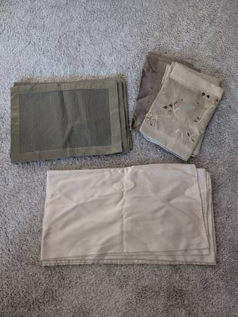 Fall/Thanksgiving Table Linens 1