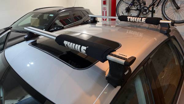 Thule Roof Rack 480R Aeroblade 47 + 1323 Traverse Fit Kit (Golf/GTI) 1