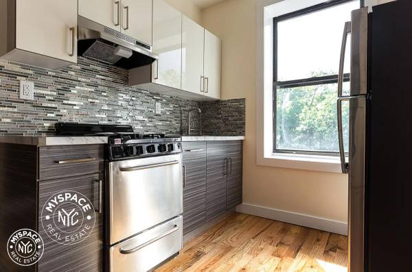 $3,100 / 1br - Beautifully NEWLY RENOVATED 1 bed in Williamsburg (Brooklyn)63854287976963121