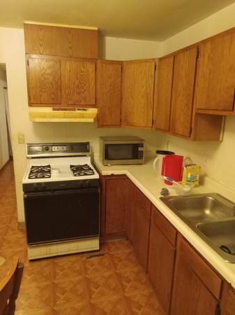 $1,195 / 2br - 2 bedroom apartment for rent (Kenosha Lakeshore Area)63774369510913124