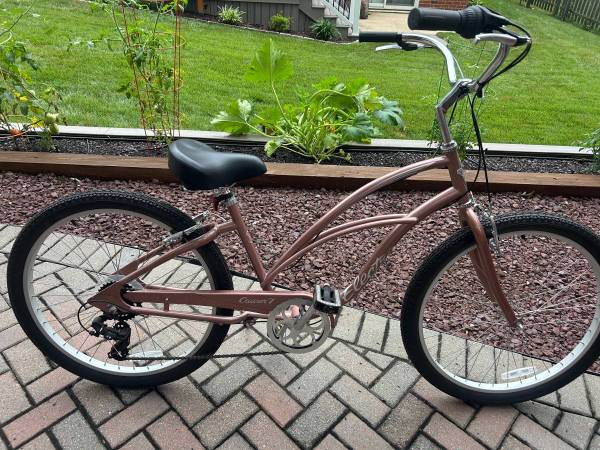 Electra Cruiser 7D Ladies' 26” Beach Bronze. 1