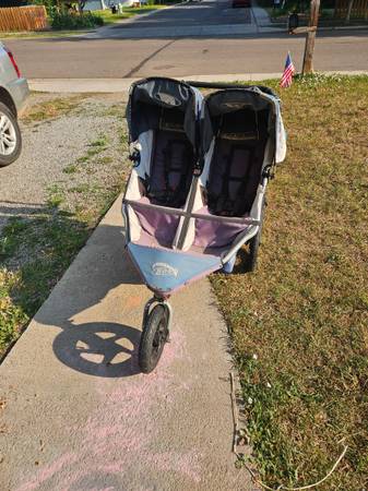 Double BOB Stroller 1