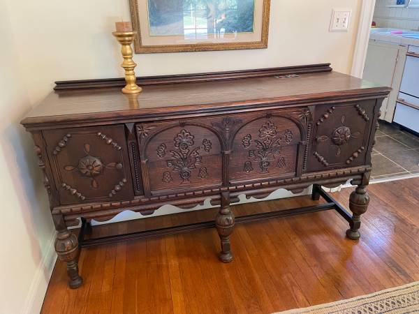 Sideboard/Buffet 1