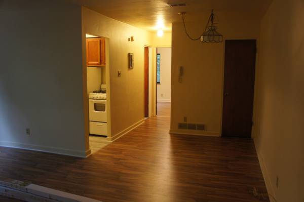 $1,050 / 1hab - 650ft2 - Excelente 1hab en Regent Square $1050 (560Allenby Ave.)64013203487619122