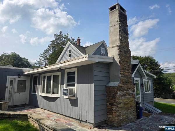 A home with a personal touch - Home in Sparta. 4 Beds, 3 Baths 1