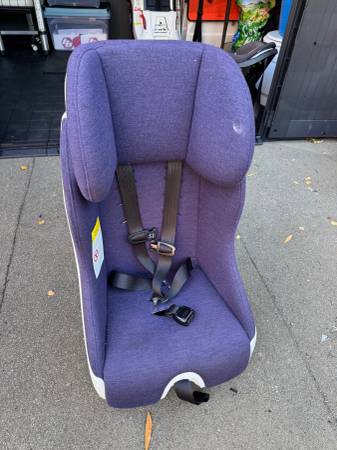 GOOD CONDITION  -  clek foonf Convertible Car Seat 1