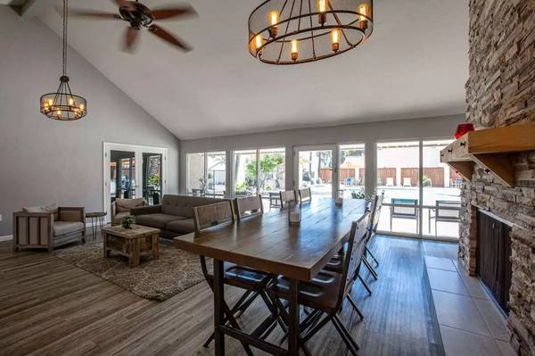 $1,799 / 2br - 1258ft2 - ¡Sumérgete en la vibra de Tucson! Ubicación perfecta de 2 habitaciones y 2 baños. (Tucson)63675099561603122