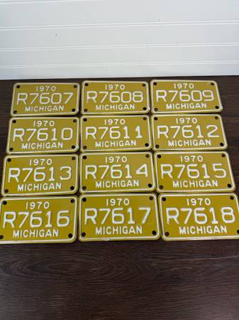 Vintage 1970 Michigan Motorcycle License Plate NOS Consecutive Run of 12 RARE!!! 1