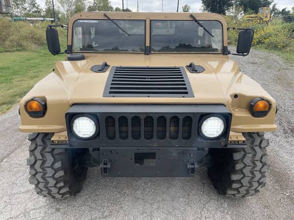 2008 AM General Humvee CUSTOM w/SUPER SWAMPER TIRES! - $48,800 (Tulsa)63470243531905121