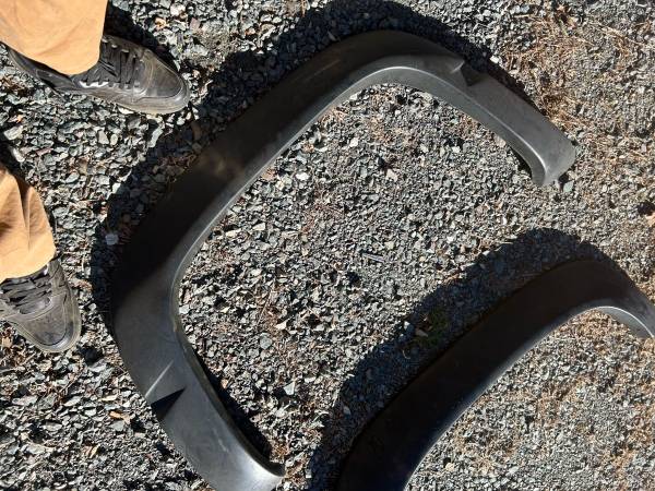 OBS NEW WHEEL OPENING FENDER MOLDINGS 1