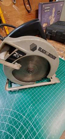 Black & Decker Circular Saw 1