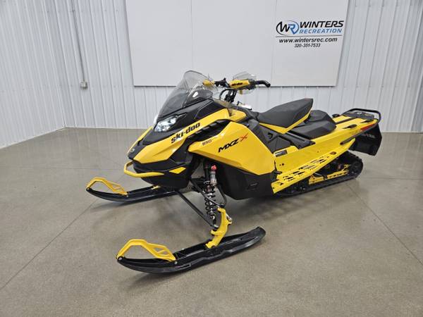 2024 Ski-Doo MXZ X 850 E-TEC Snowmobile, Black & Yellow 1