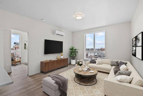 $1,692 / 2br - 905ft2 - Exclusive High Ceilings & Smart Tech in Sophisticated 2 BR (Downtown Meridian)63794895797633124