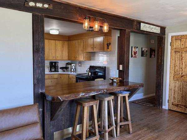 $295,000 / 2150ft2 - Updated 4-Bedroom Home on a Corner Lot (315 Elizabeth Drive, Riverton, WY)64183777335809124