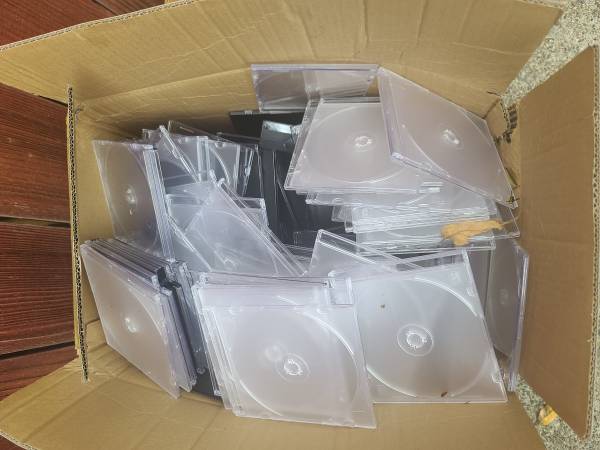 Curb alert! Huge box of brand new slim cd or dvd cases 1