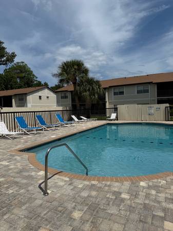 $1,450 / 2br - CONDO DE 2/2 BAY BRISTOL (South Daytona)63791575209603122
