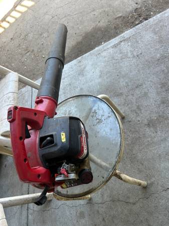 Troybilt gas leaf blower 1