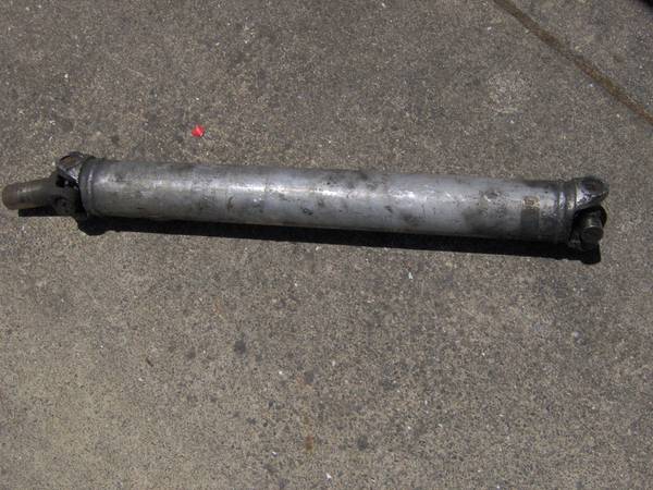89 corvette drive shaft 4+3 tranny 1