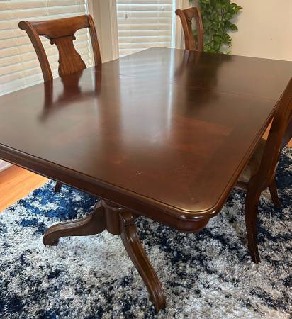 Dinning Table and Two Chairs 1